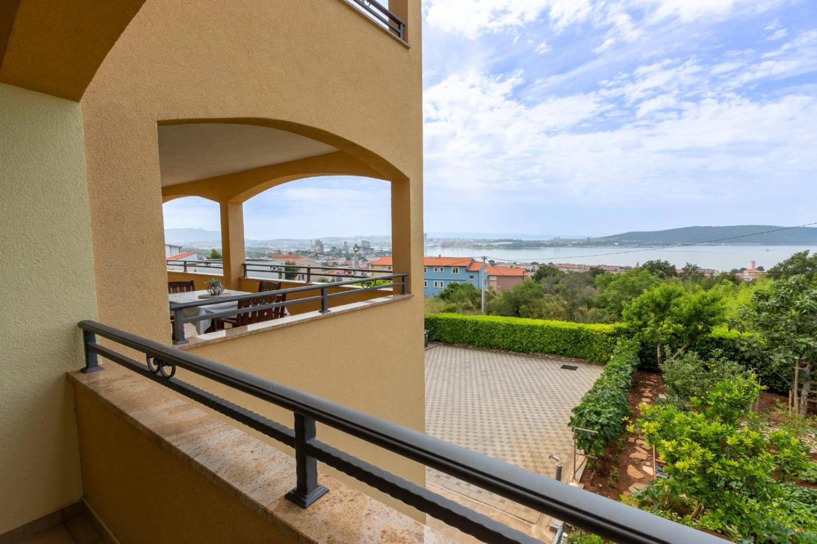 Apartman Milka Kastela Exterior photo